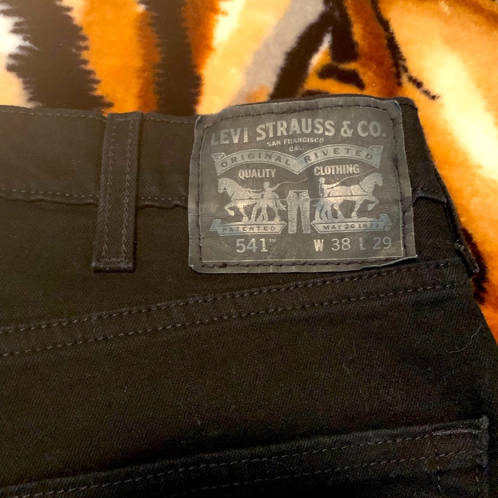 🔥Levi’s 541 black jeans for sale. Worn once. Very nice. W38 L29